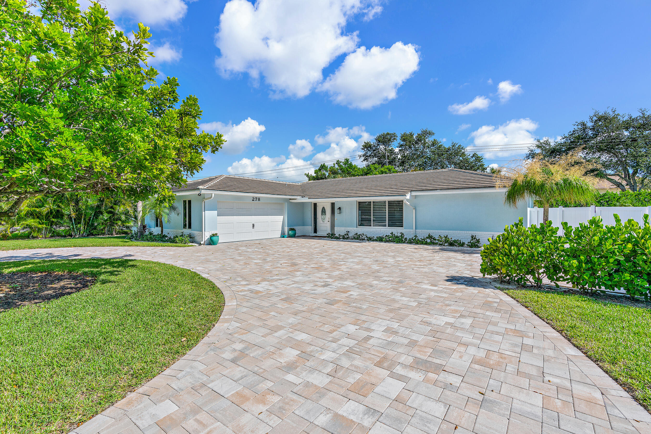 Tequesta Country Club - Residential