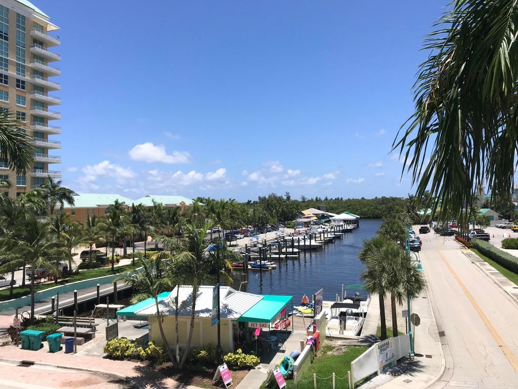 Photo of 100 NE 6th Street, Boynton Beach, FL 33435 (MLS # B26007779)