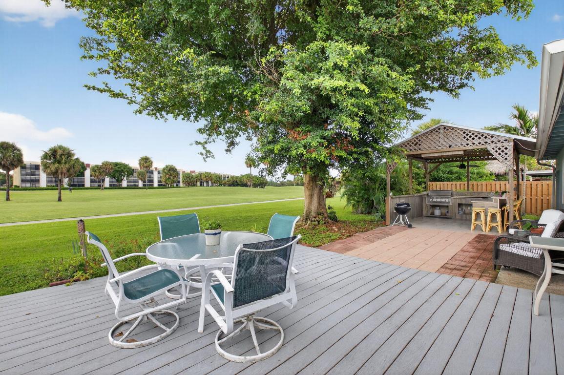 SANDALFOOT COVE SEC 11 - Residential