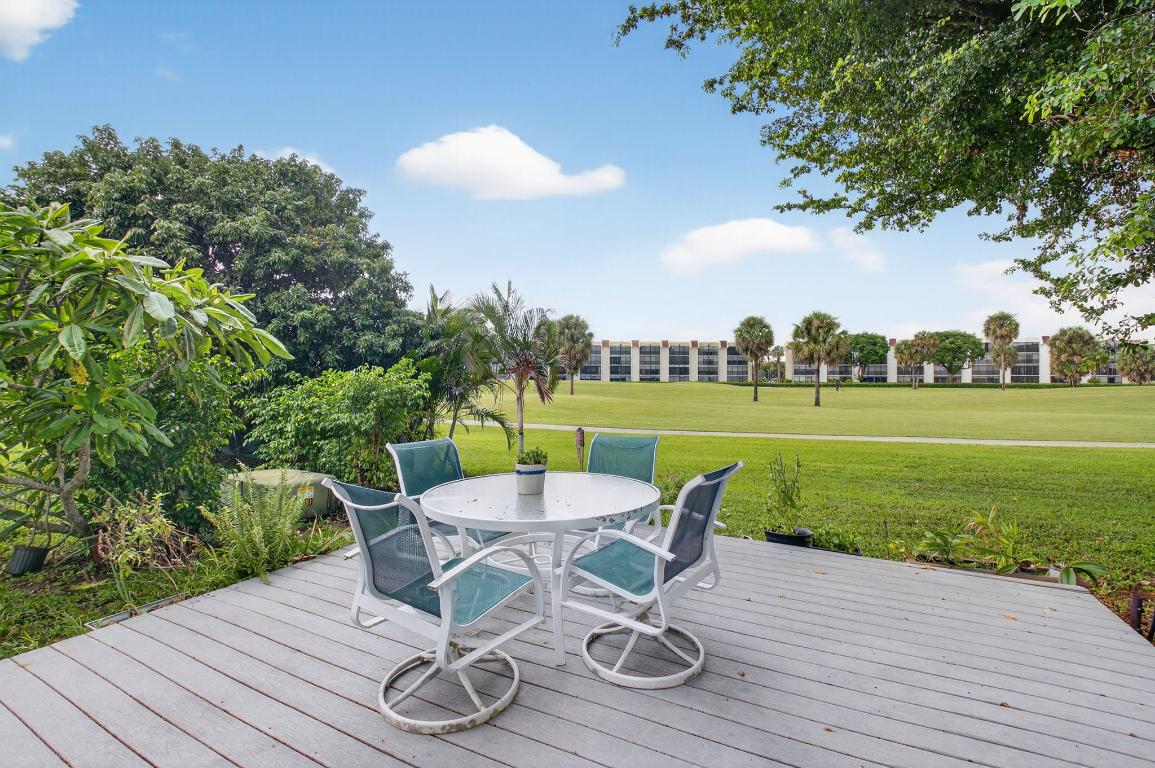 SANDALFOOT COVE SEC 11 - Residential