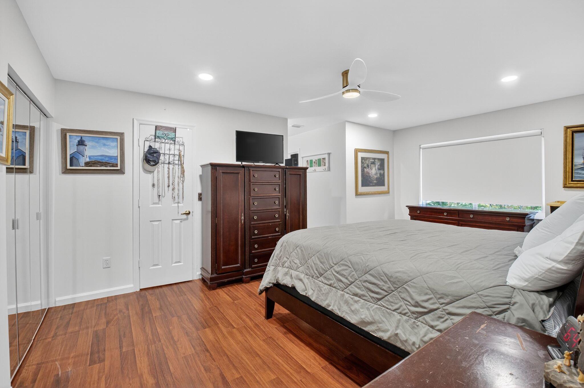 SANDALFOOT COVE SEC 11 - Residential