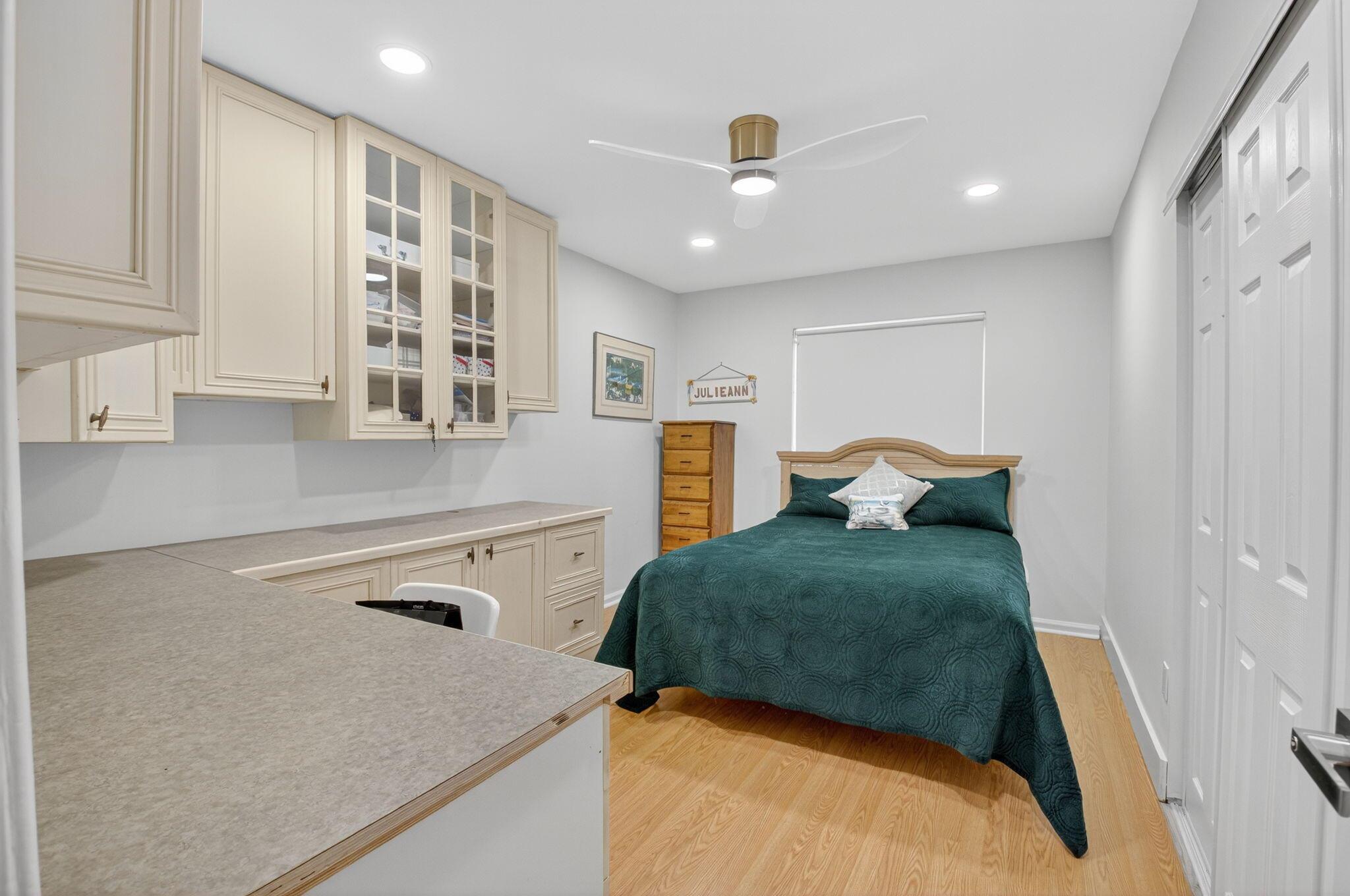 SANDALFOOT COVE SEC 11 - Residential