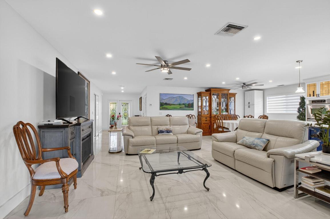 SANDALFOOT COVE SEC 11 - Residential