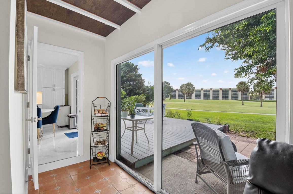 SANDALFOOT COVE SEC 11 - Residential