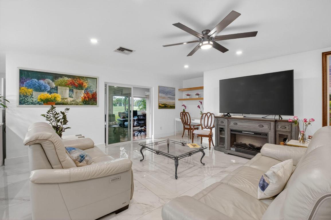 SANDALFOOT COVE SEC 11 - Residential