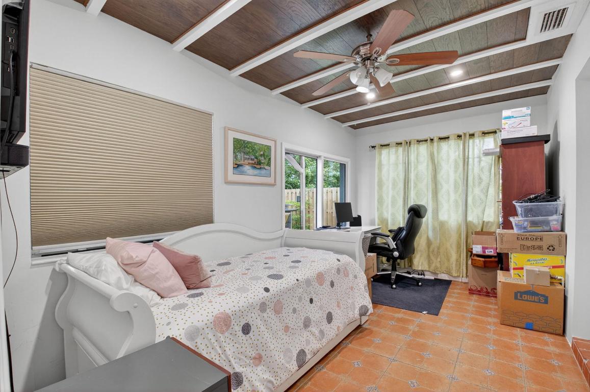 SANDALFOOT COVE SEC 11 - Residential