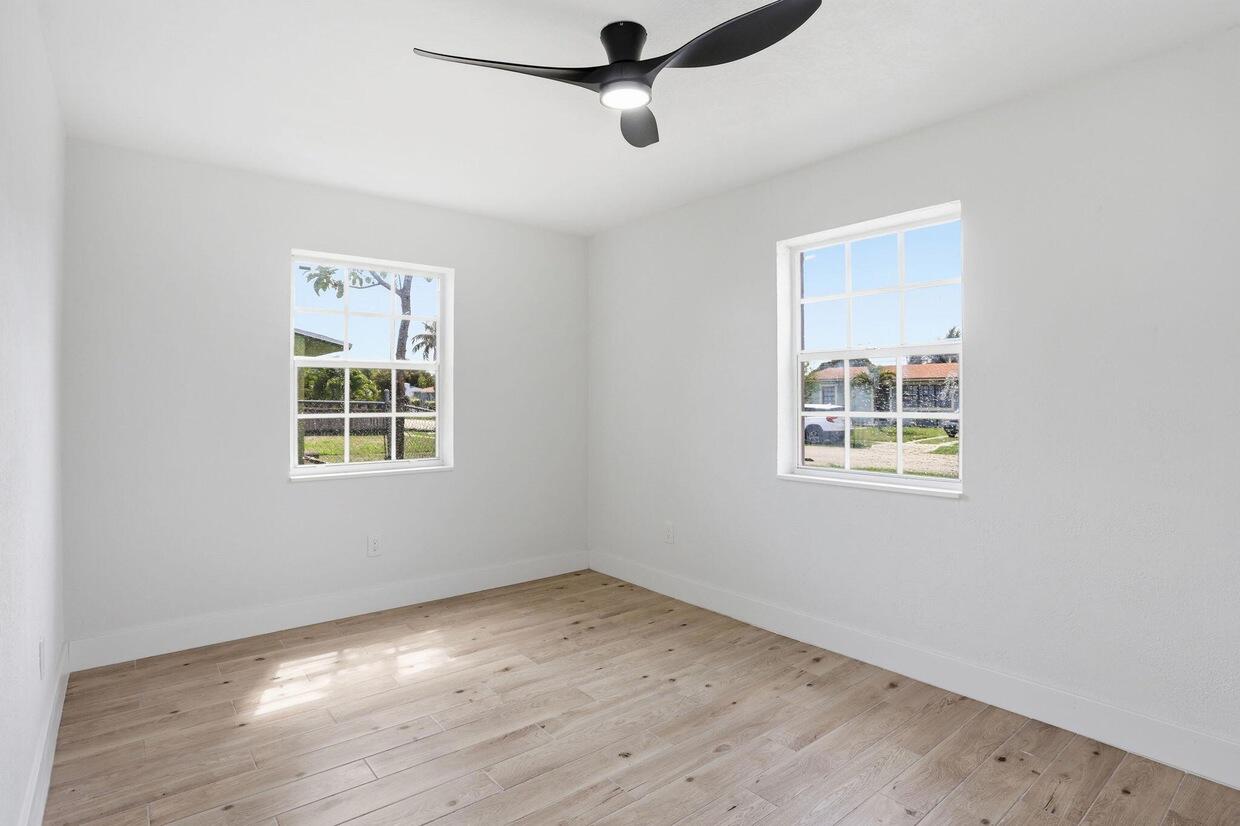 GOLFVIEW HEIGHTS 8 - Residential Lease