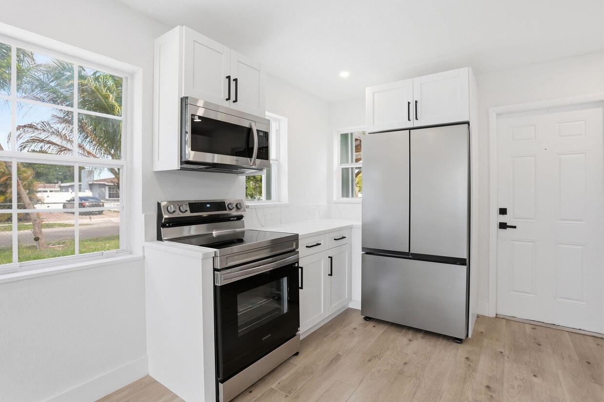GOLFVIEW HEIGHTS 8 - Residential Lease