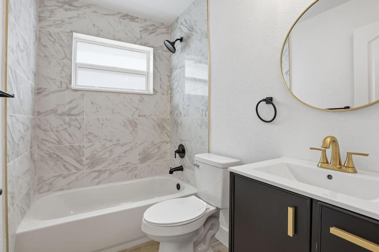 GOLFVIEW HEIGHTS 8 - Residential Lease