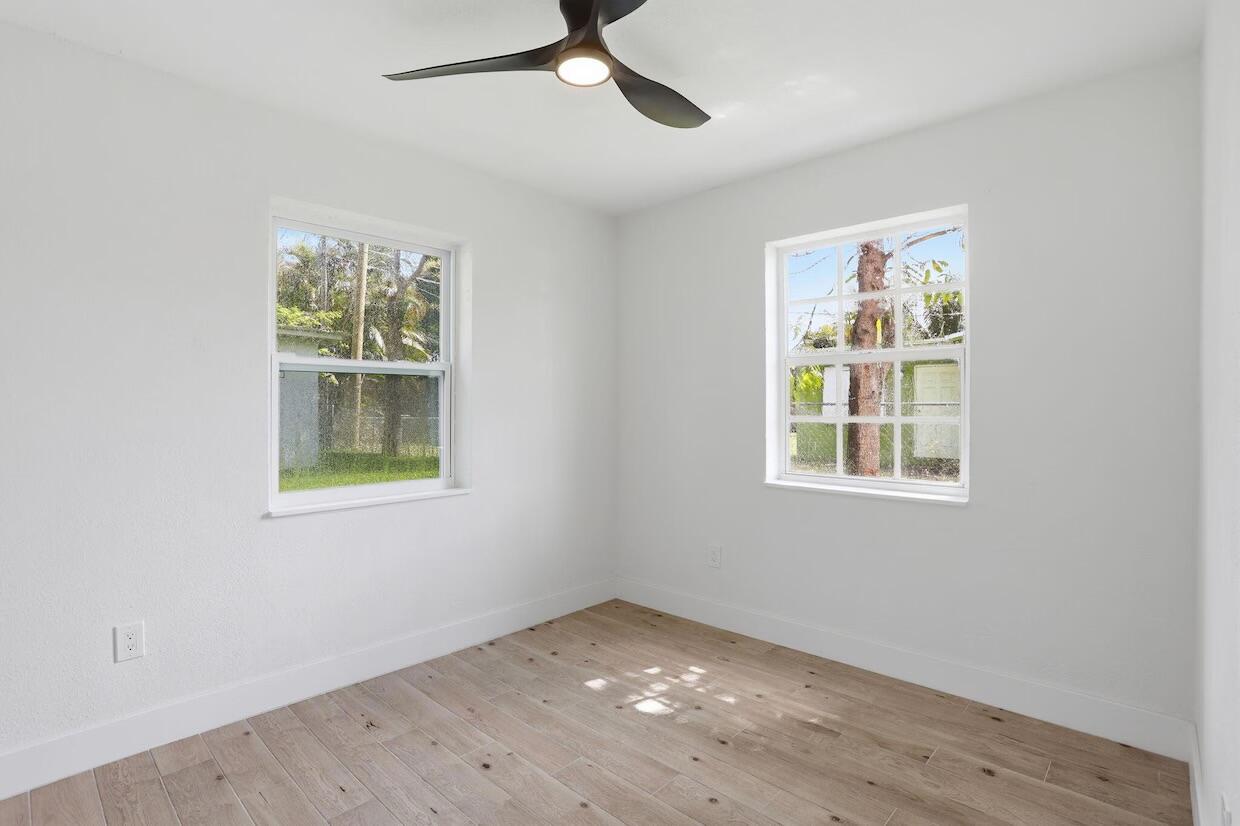 GOLFVIEW HEIGHTS 8 - Residential Lease