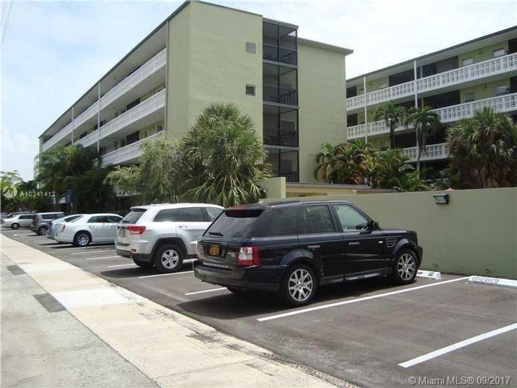 Photo of 1425 Arthur Street #414b, Hollywood, FL 33020 (MLS # B26034821)