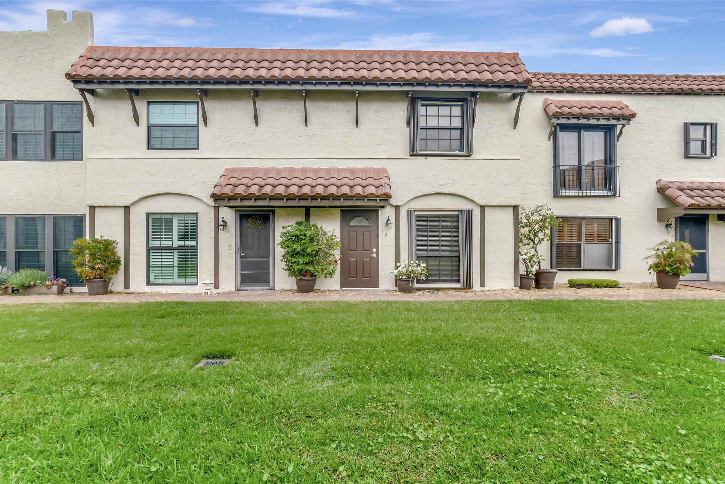 JARDIN DEL MAR CONDO - Residential