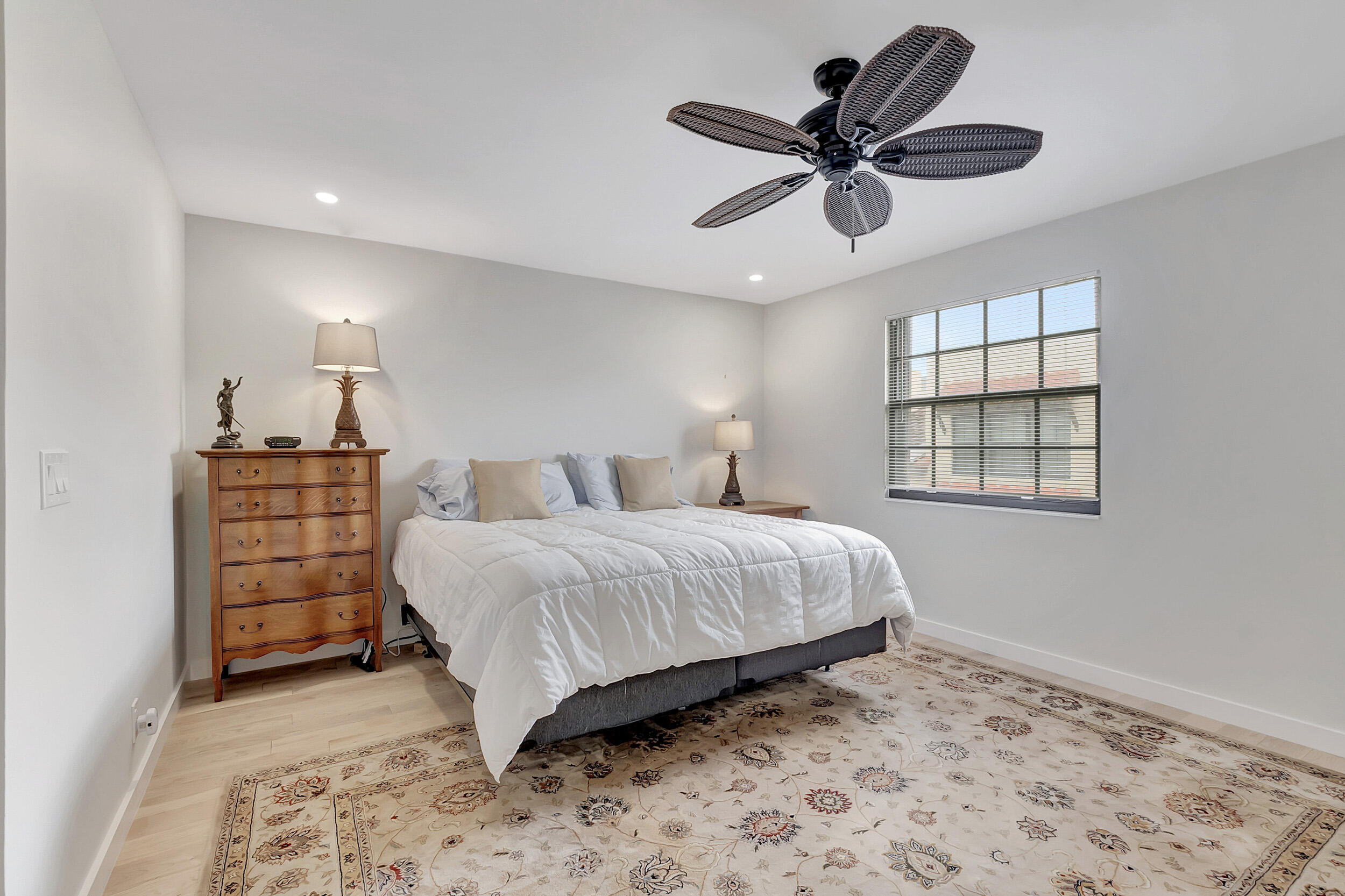 JARDIN DEL MAR CONDO - Residential