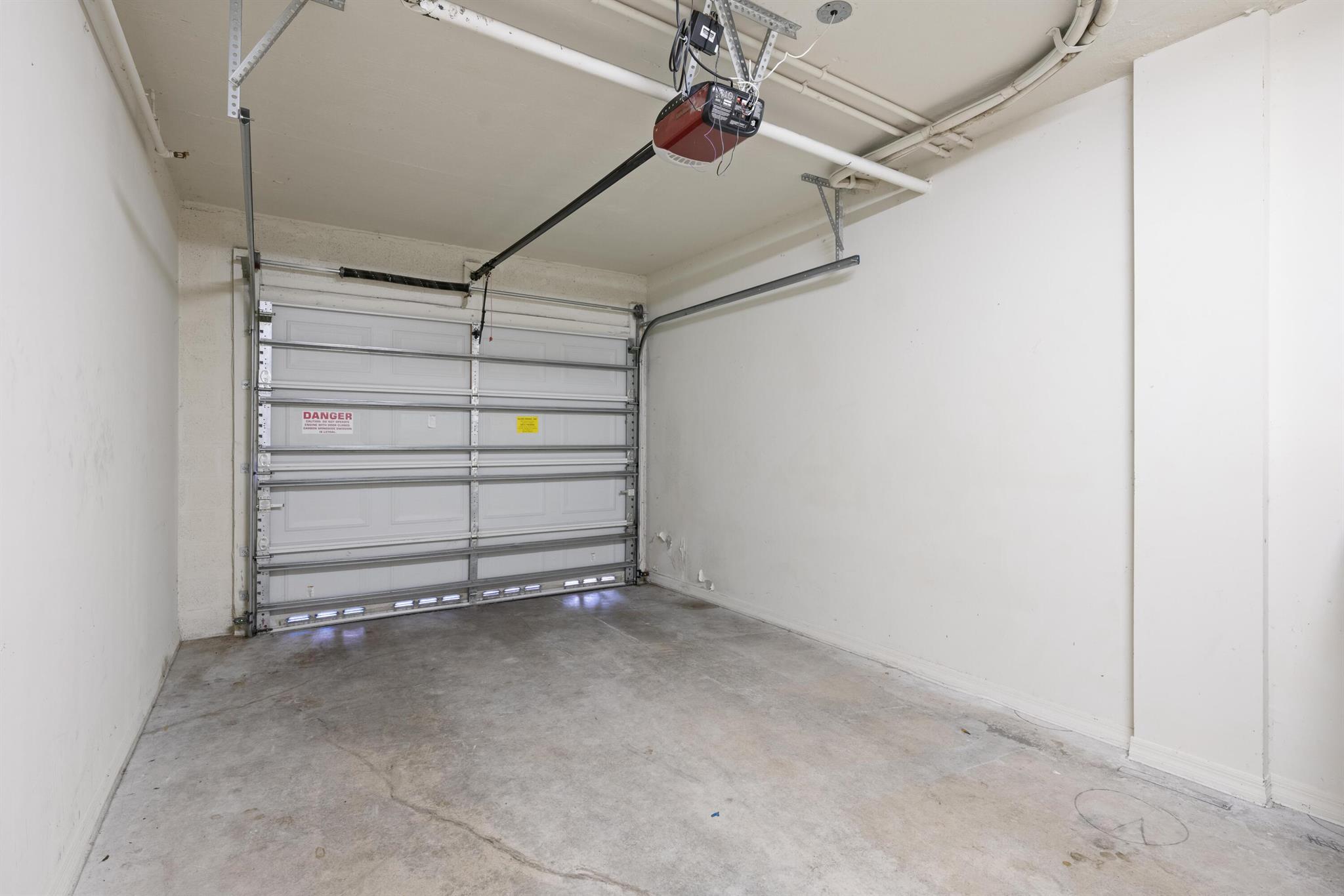 VILLAS AT EMERALD DUNES C - Residential Lease