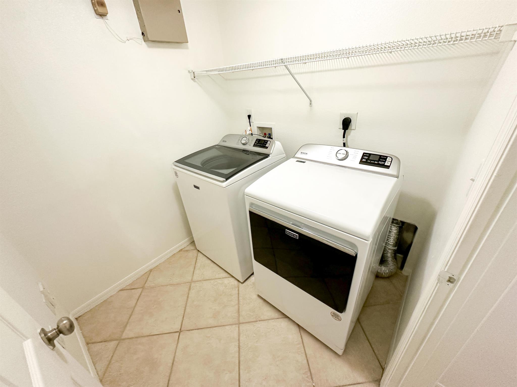 VILLAS AT EMERALD DUNES C - Residential Lease