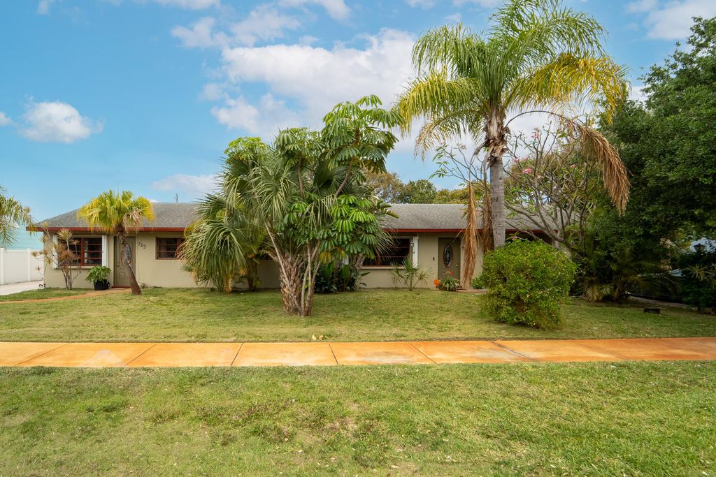 Photo of 723 N 7th Street, Lantana, FL 33462 (MLS # B26016870)