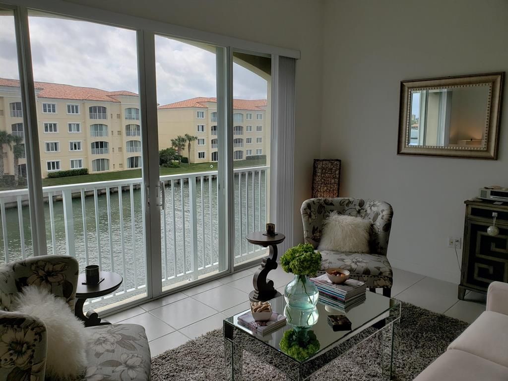 Photo of 7 Harbour Isle Drive Dr E #305, Fort Pierce, FL 34949 (MLS # R10698011)
