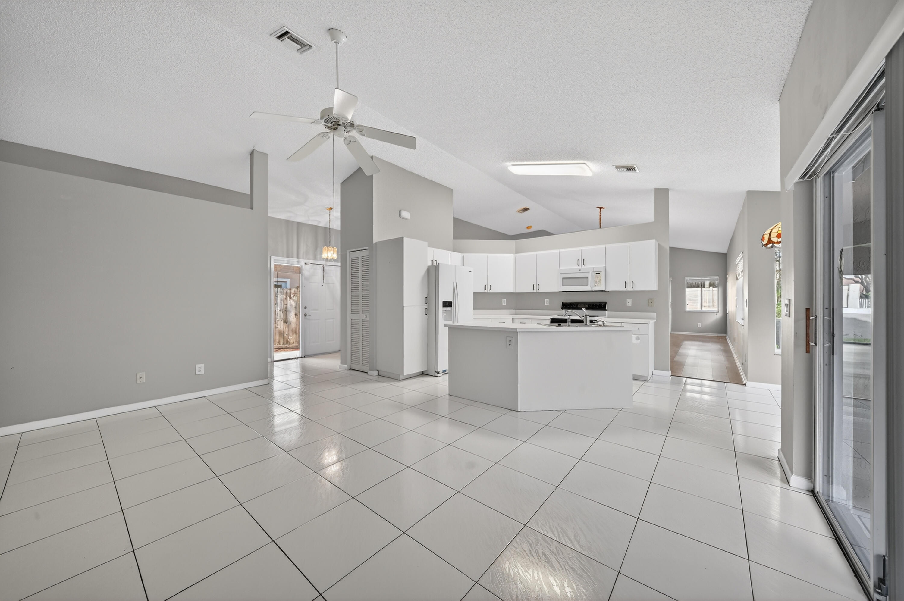 CENTRAL PARK LAKE - Residential