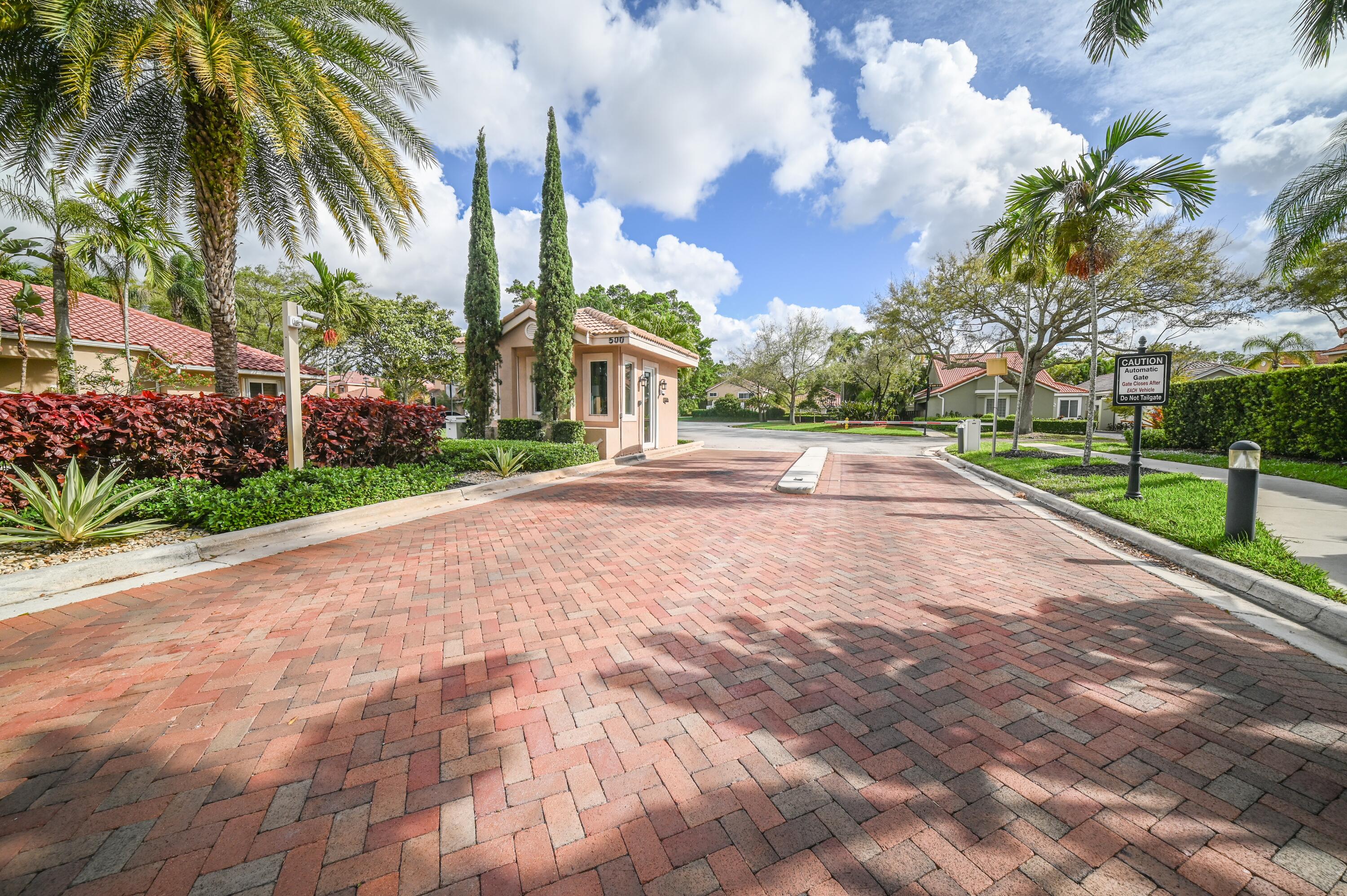 CENTRAL PARK LAKE - Residential