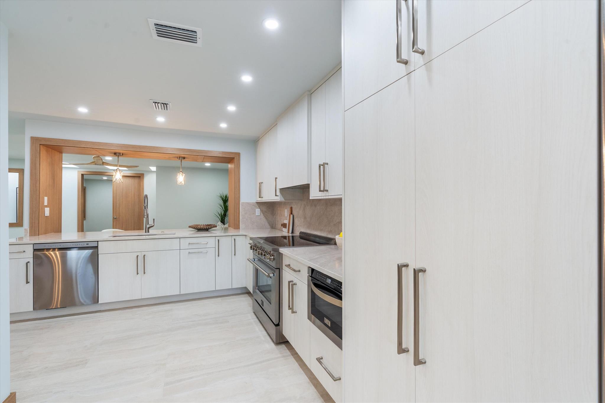 BAYTOWNE OF JONATHANS LAN - Residential