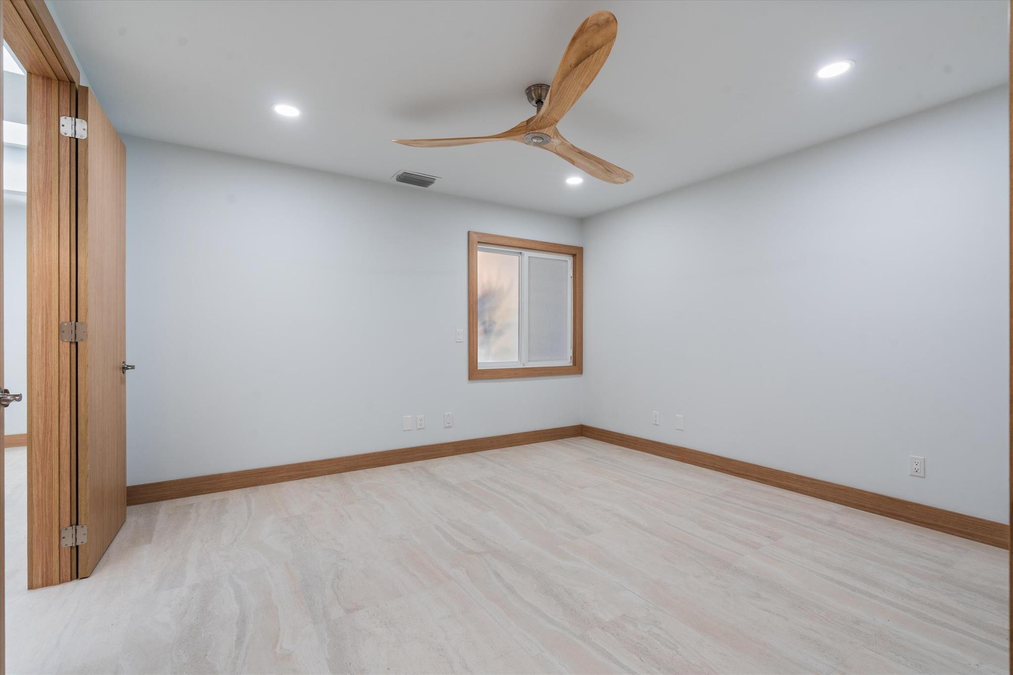 BAYTOWNE OF JONATHANS LAN - Residential