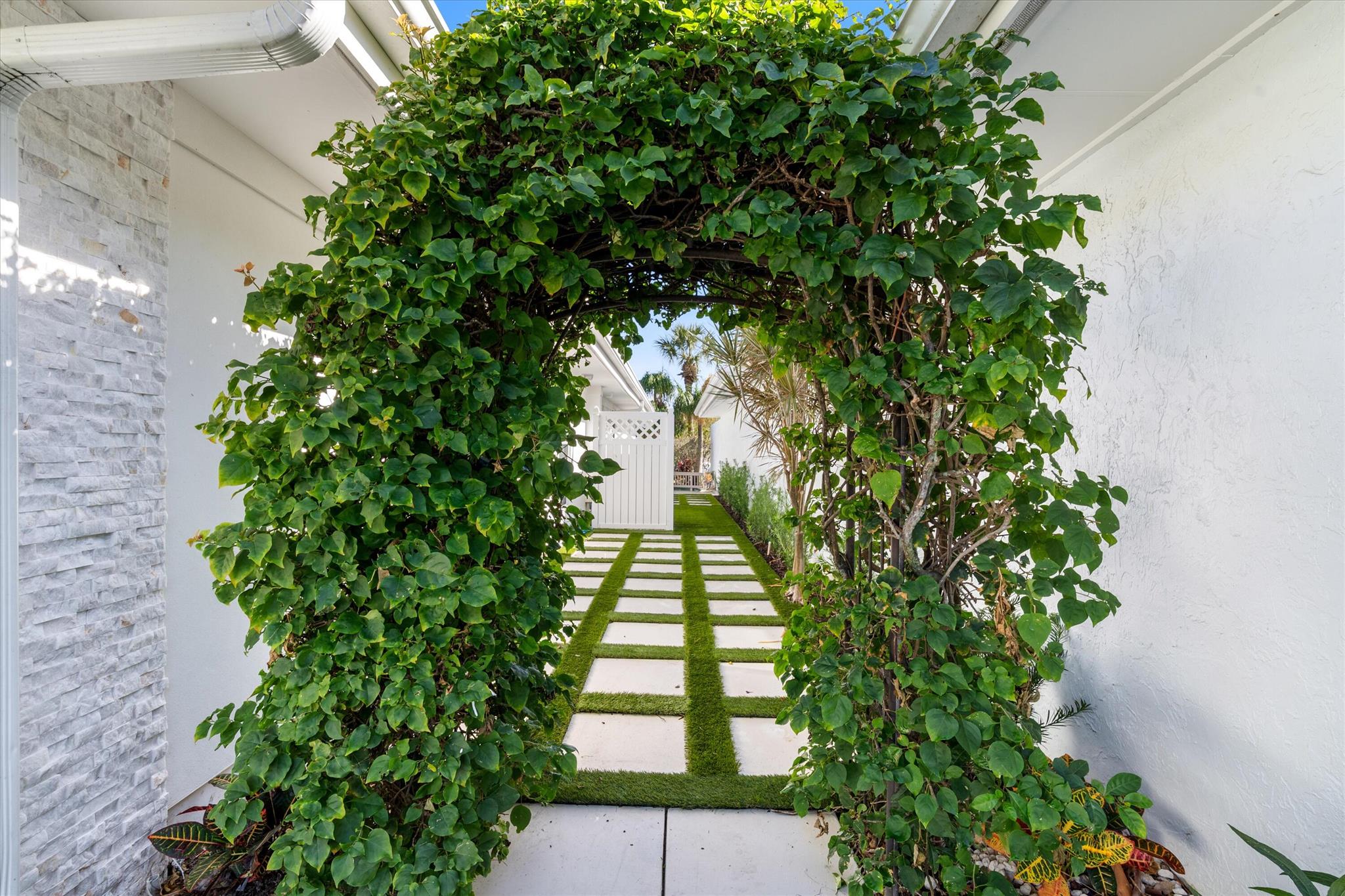 BAYTOWNE OF JONATHANS LAN - Residential