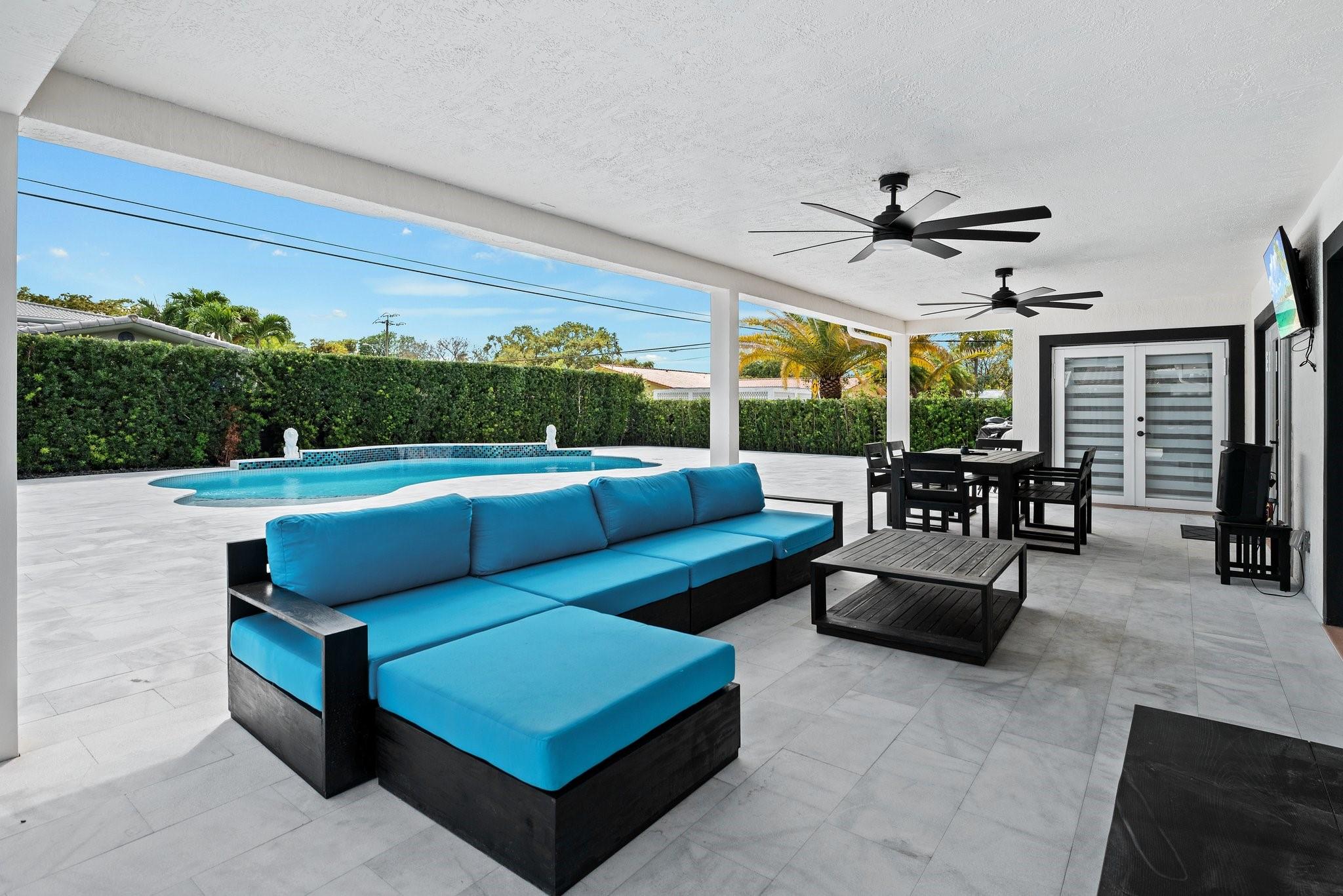 Hollywood Hills 6-22 B - Residential