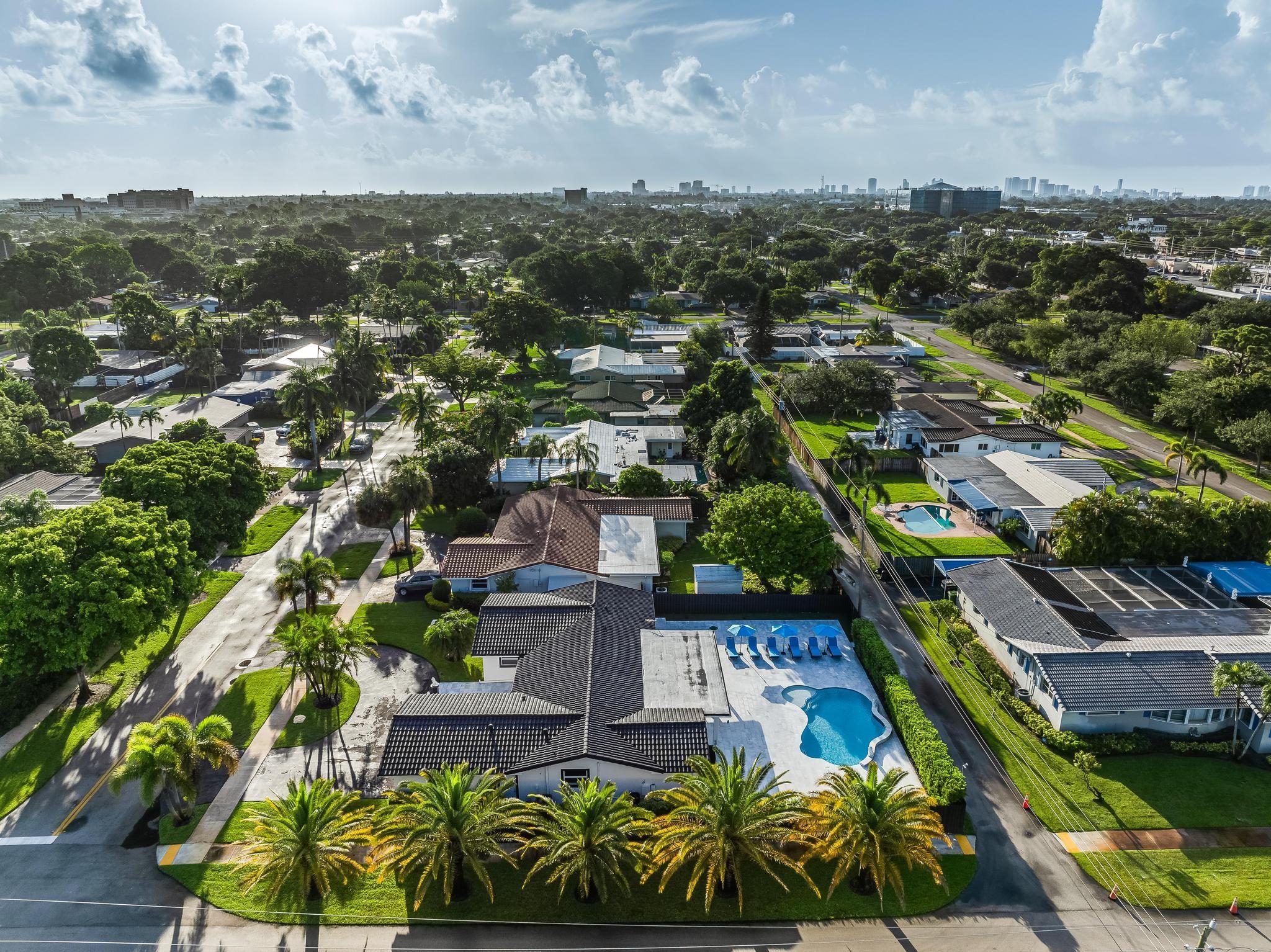 Hollywood Hills 6-22 B - Residential