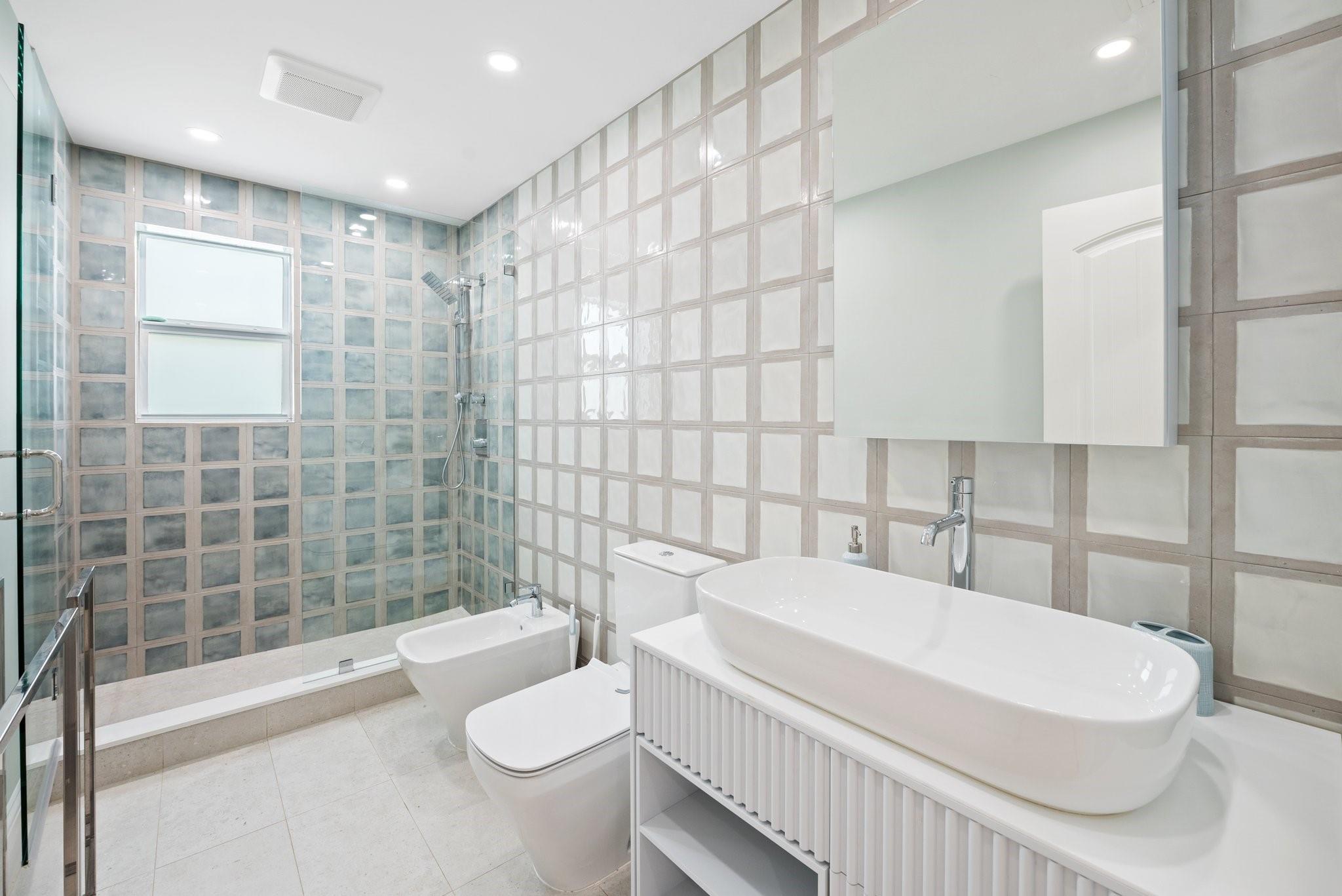 Hollywood Hills 6-22 B - Residential