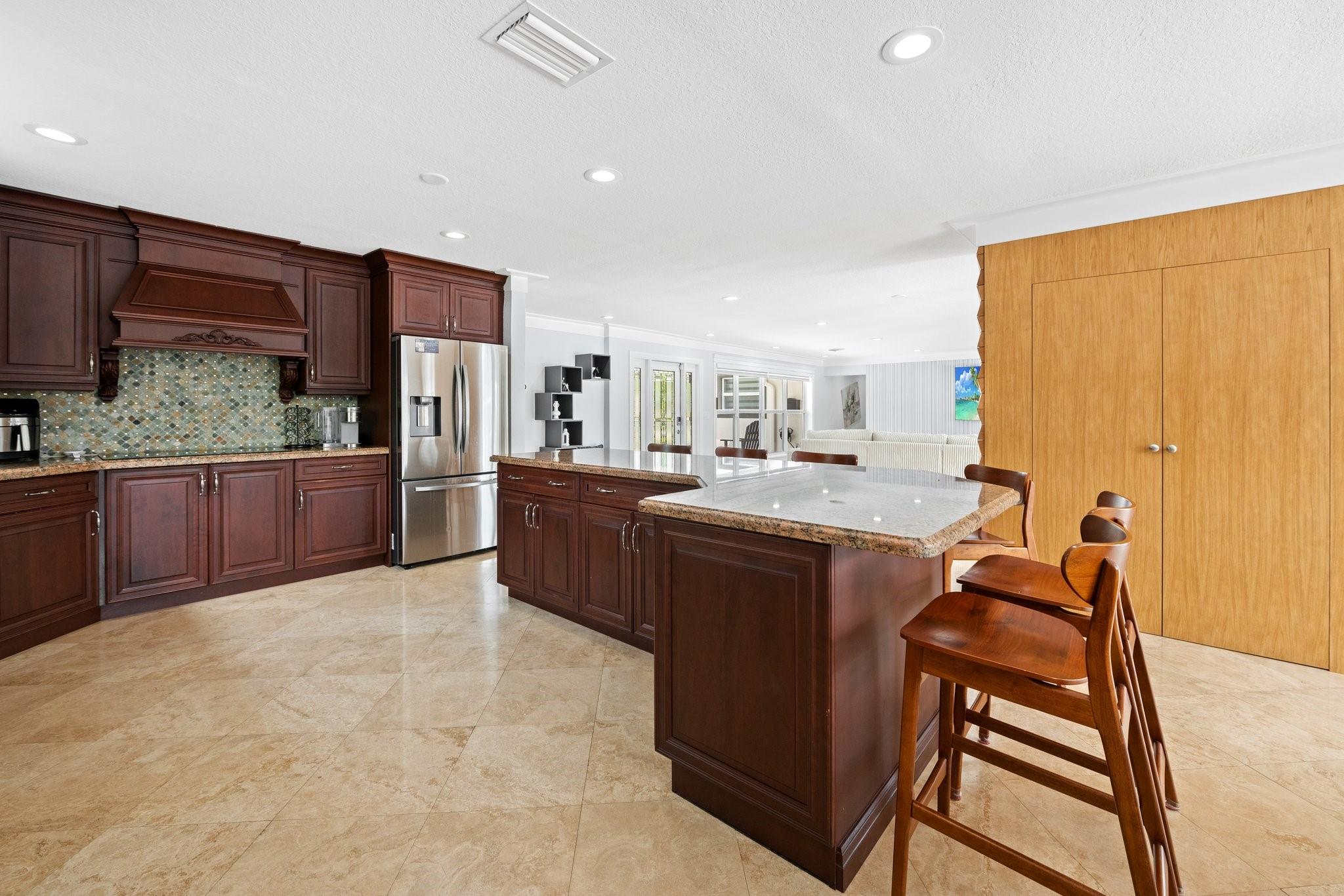 Hollywood Hills 6-22 B - Residential