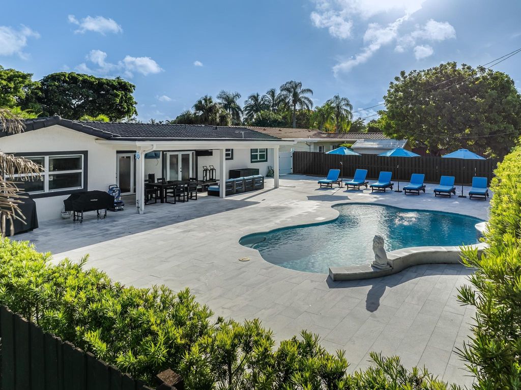 Photo of 4730 Taylor St, Hollywood, FL 33021 (MLS # F10534022)