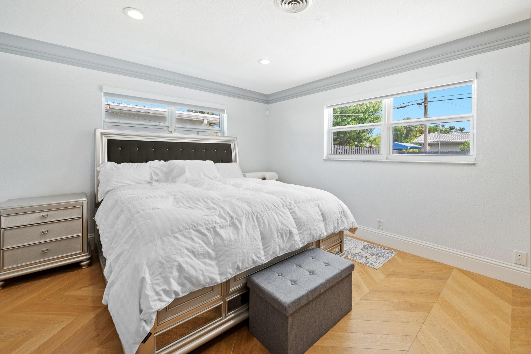 Hollywood Hills 6-22 B - Residential