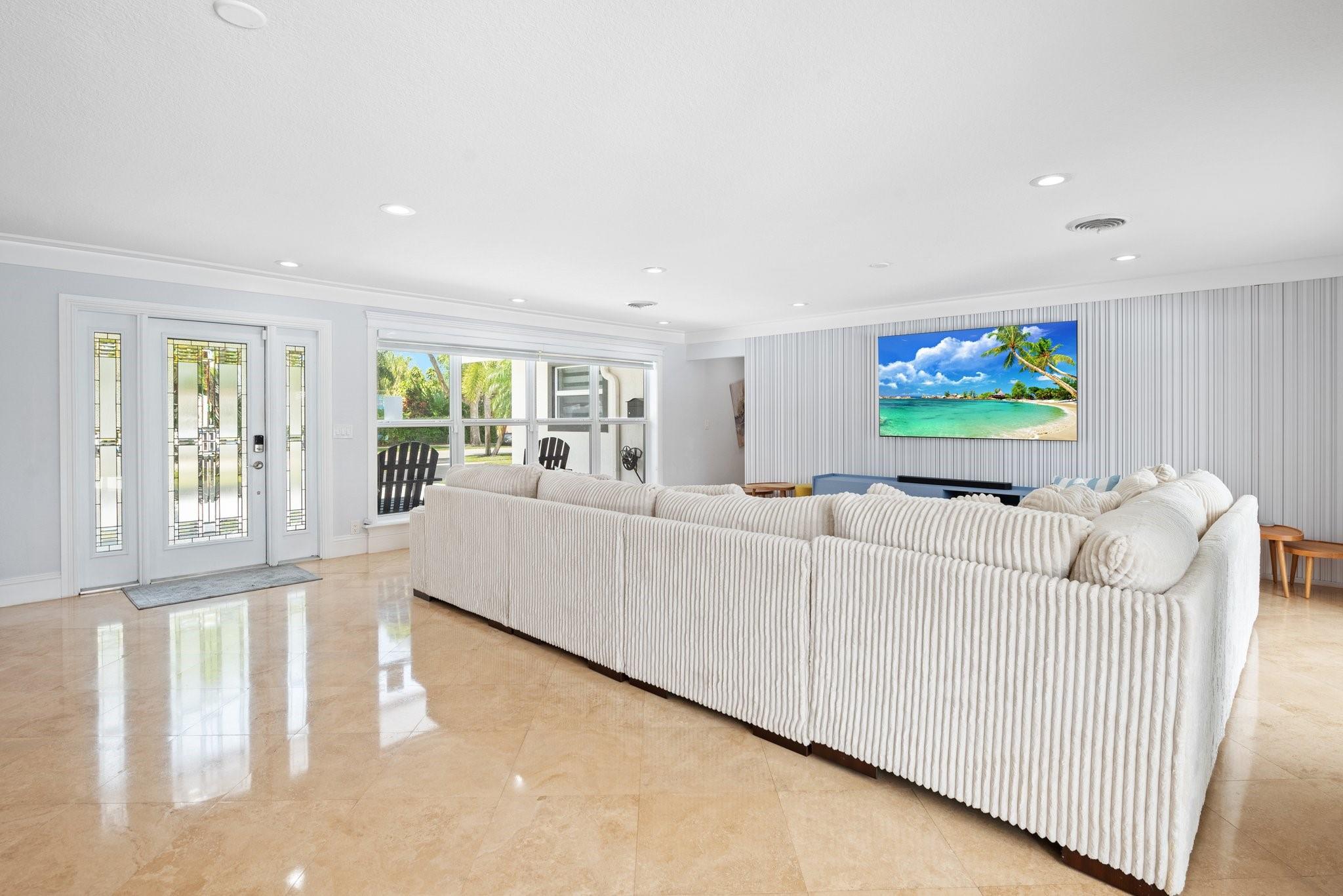 Hollywood Hills 6-22 B - Residential