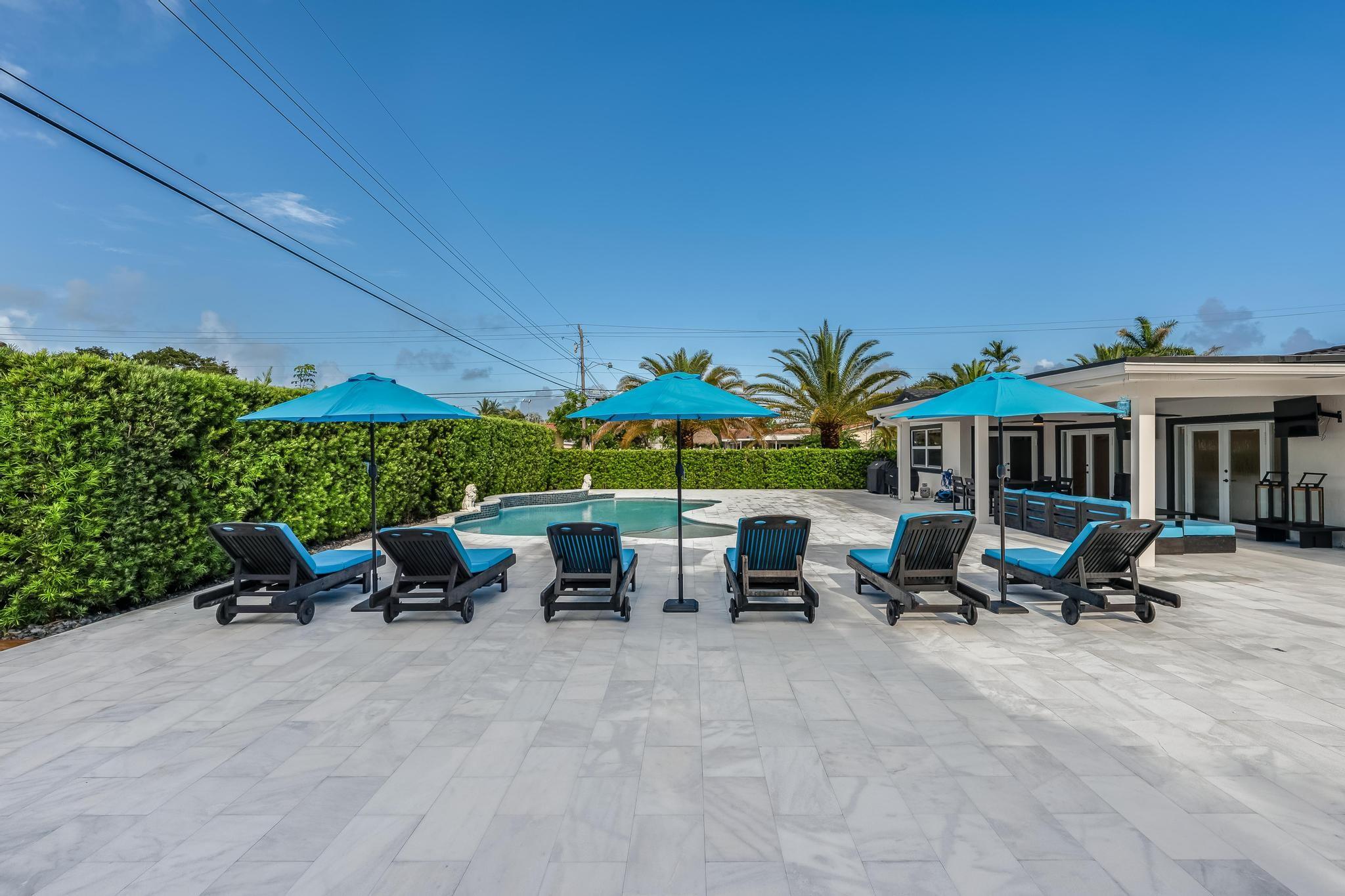 Hollywood Hills 6-22 B - Residential