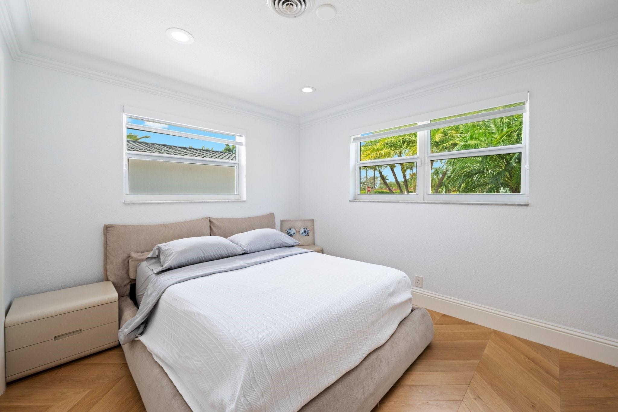 Hollywood Hills 6-22 B - Residential