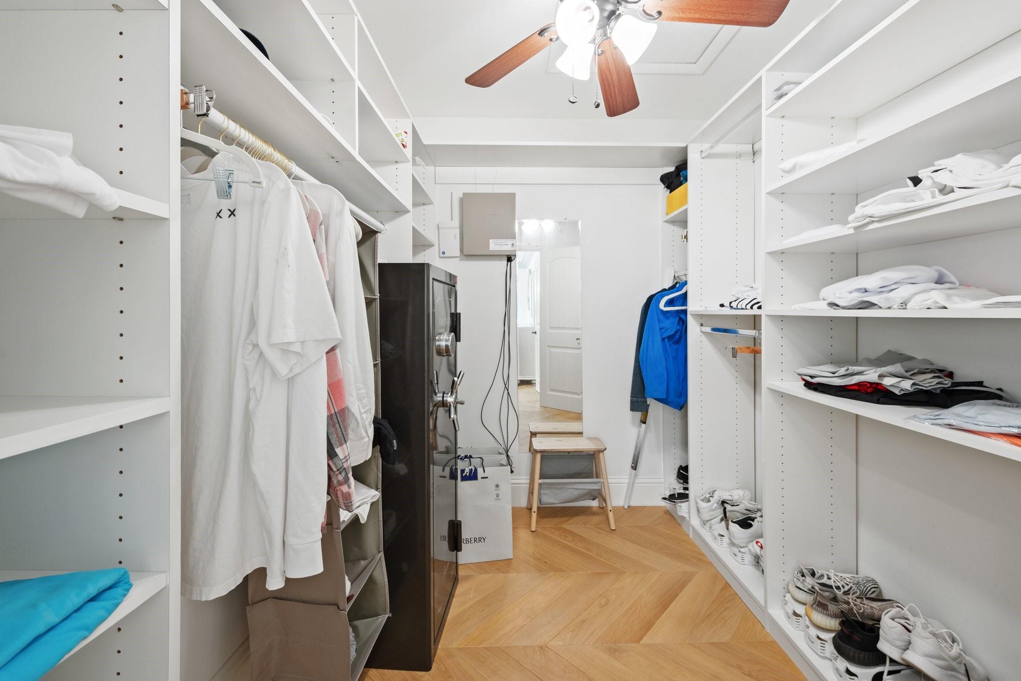 Hollywood Hills 6-22 B - Residential