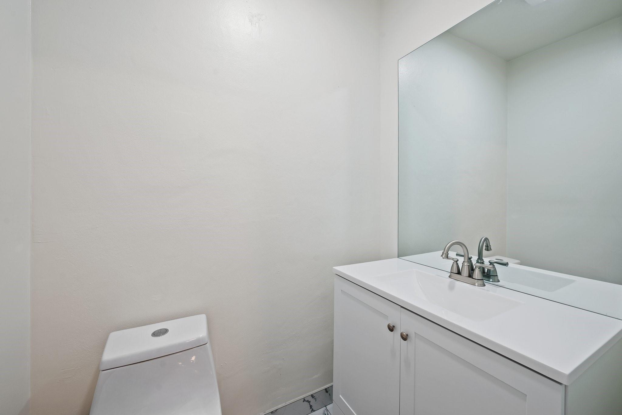 Hollywood Hills 6-22 B - Residential