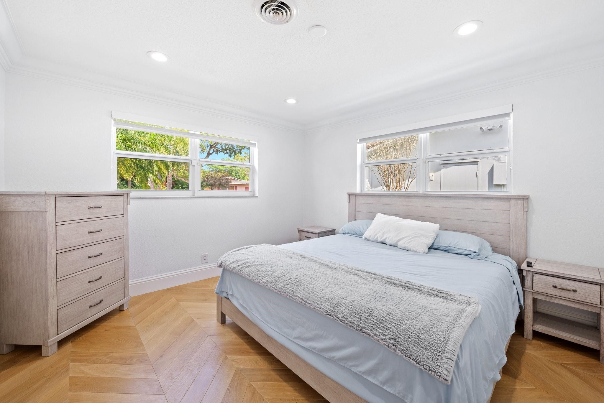 Hollywood Hills 6-22 B - Residential