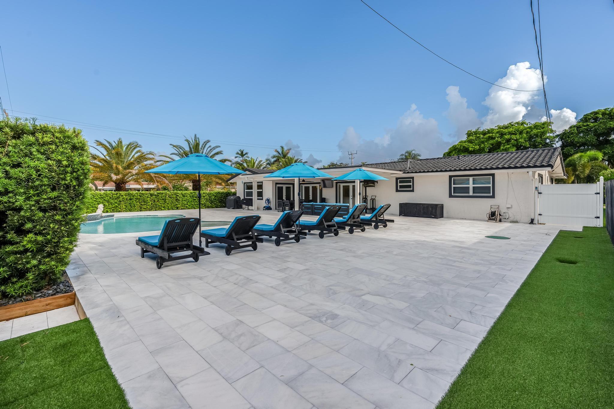 Hollywood Hills 6-22 B - Residential