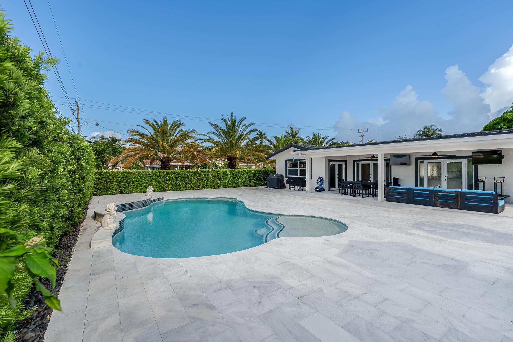 Hollywood Hills 6-22 B - Residential