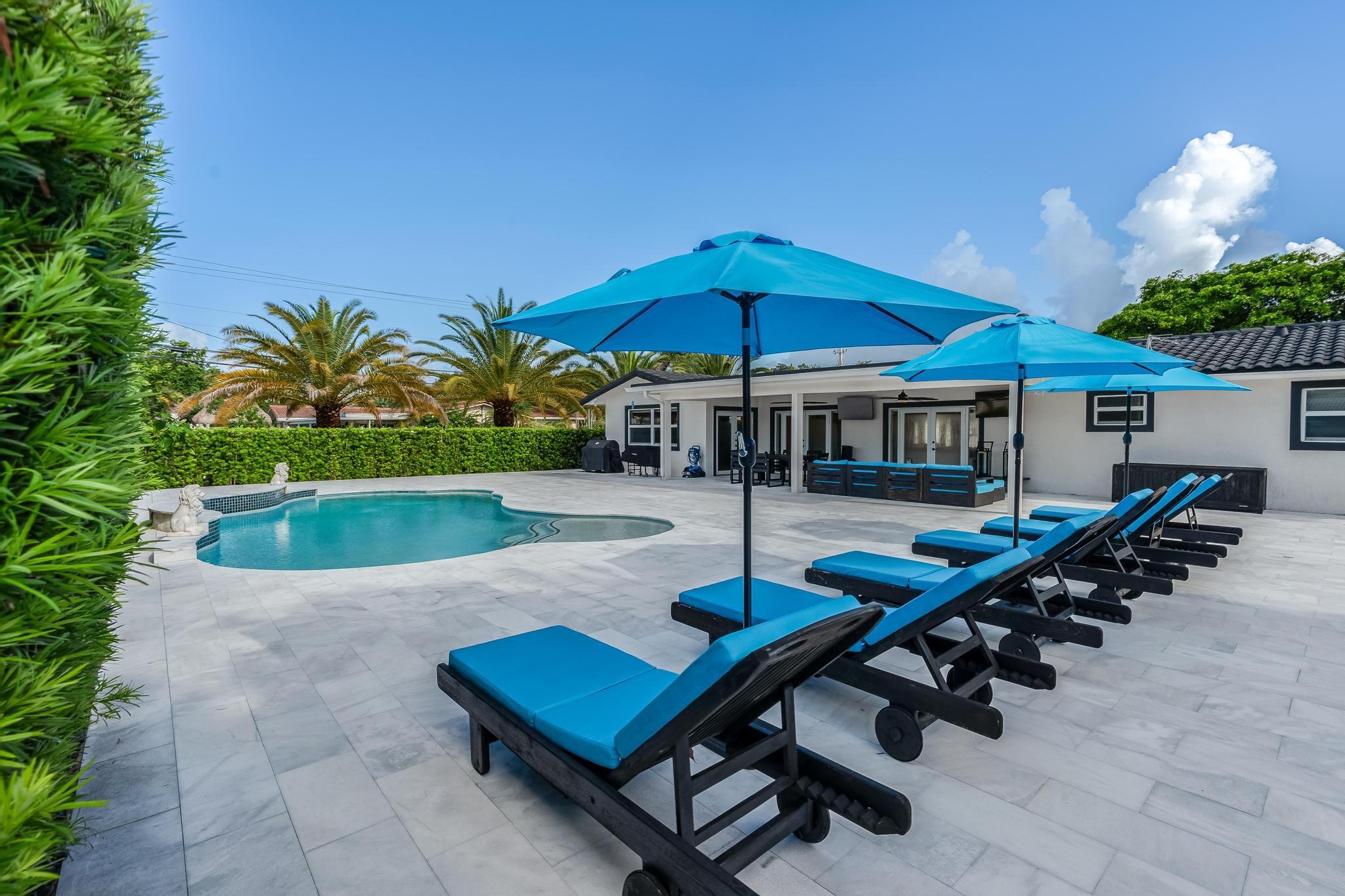 Hollywood Hills 6-22 B - Residential