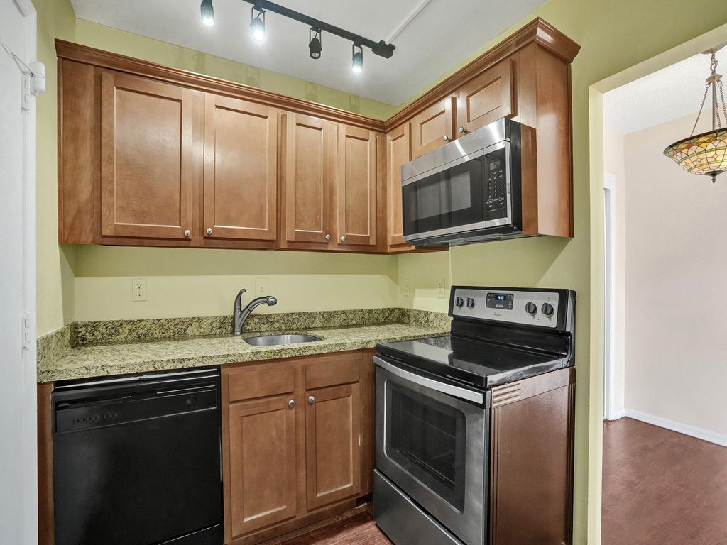 Photo of 2181 NE 67 St #622, Fort Lauderdale, FL 33308 (MLS # F10433829)