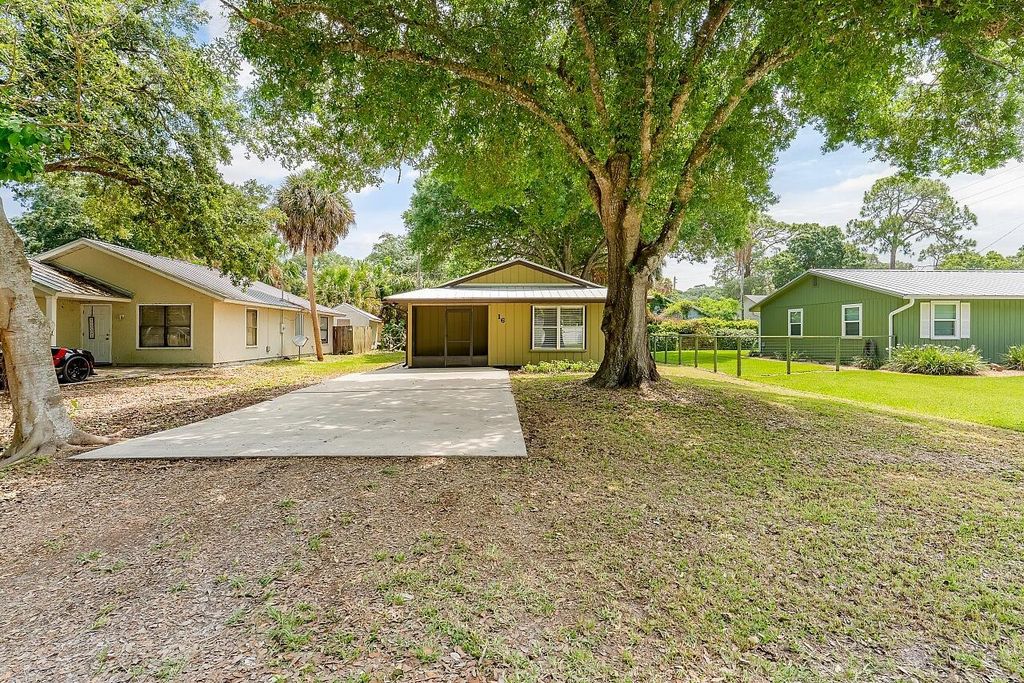 Photo of 16 45th Avenue, Vero Beach, FL 32968 (MLS # B26022857)