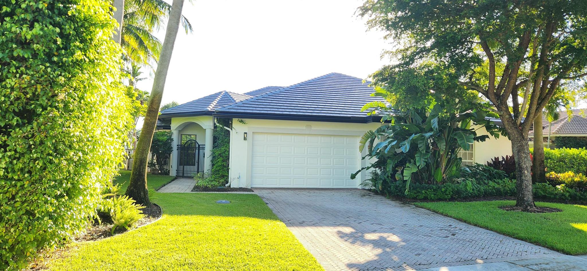 2800 Twin Oaks Way