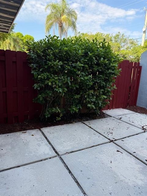 1 Crossing Circle C Boynton Beach FL 33435