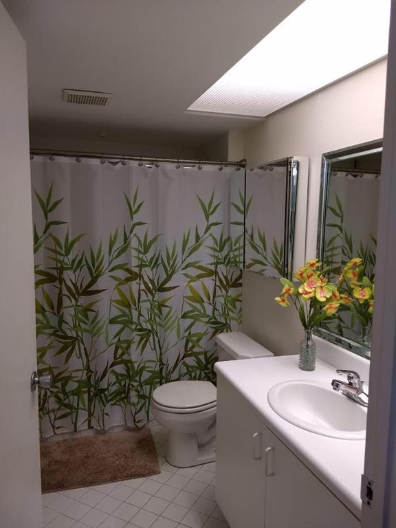 SUFFOLK AT CENTURY VILLAG - Residential Lease