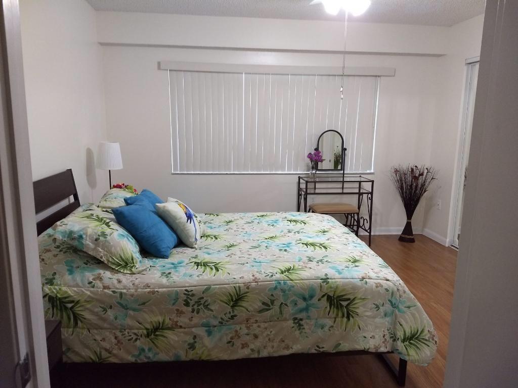 SUFFOLK AT CENTURY VILLAG - Residential Lease