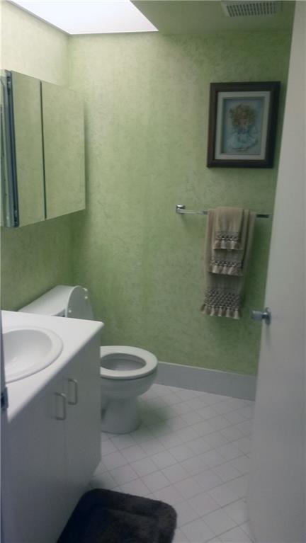 SUFFOLK AT CENTURY VILLAG - Residential Lease