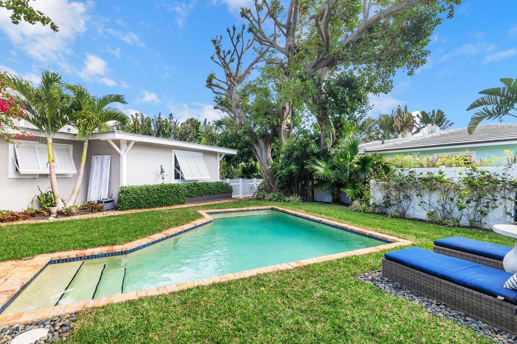 Photo of 178 Beacon Lane, Jupiter Inlet Colony, FL 33469 (MLS # R10963113)