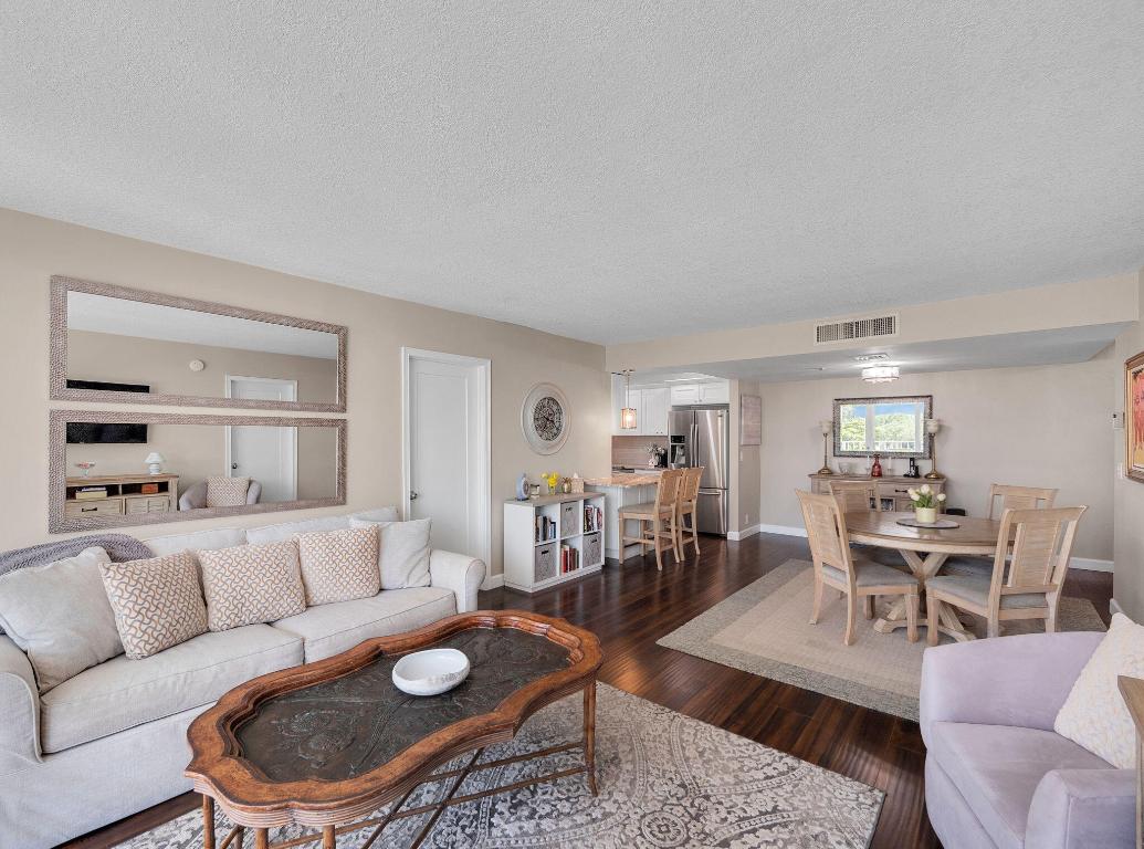 GEMINI CONDO - Residential